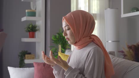 To-pray.-Muslim-young-girl-praying-to-her-god.